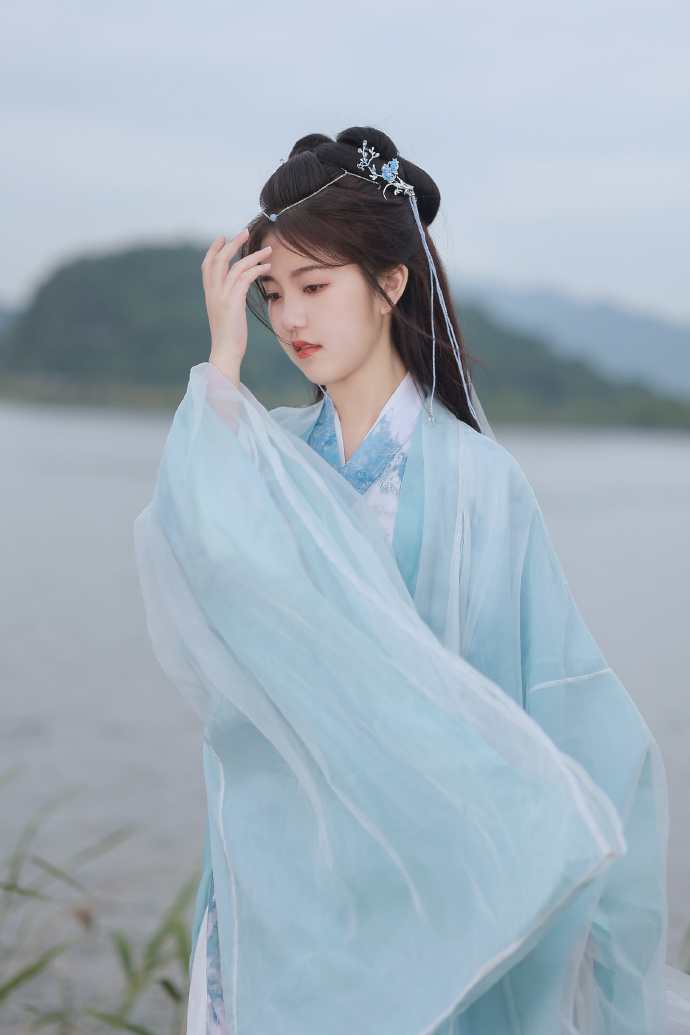 雨中曲 封面